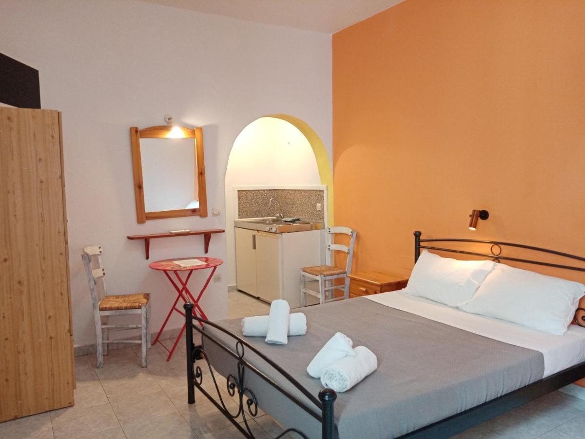 Depis Economy Apartments Naxos City Eksteriør bilde